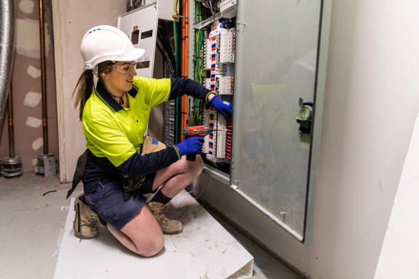 Best Affordable Emergency Electrician  in Maplewood, WA